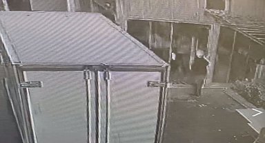 İstanbul - Silivri'de tahsilat için gittiği pilavcıda, kapıyı açık unuttuğu için darbedildi