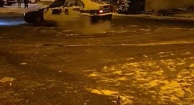 İstanbul - Şişli'de kar yağışını fırsat bilen sürücü drift attı; o anlar kamerada