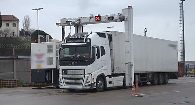 İstanbul- Tuzla'da durdurulan TIR'ın dorsesindeki marul kolilerinden uyuşturucu çıktı