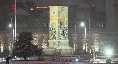 İstanbul'da kar, gece saatlerinde etkili oldu