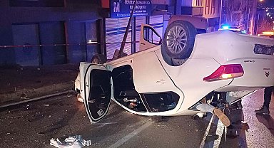 İzmir'de 2 kişinin öldüğü kazada alkollü çıkan sürücüler tutuklandı