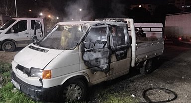 İzmir'de park halindeki kamyoneti kundaklayan şüpheli yakalandı