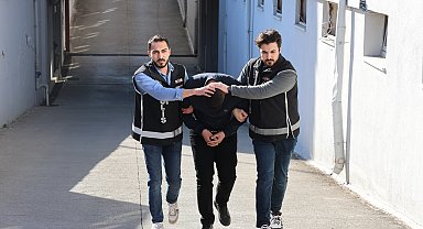 Kaçak yüzlerce elektronik sigarayla yakalandı