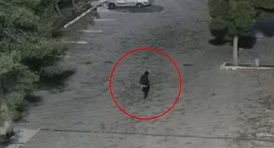 Kadın kıyafeti giyip hırsızlık yapan 'bukalemun' lakaplı şüpheli, suçüstü yakalandı