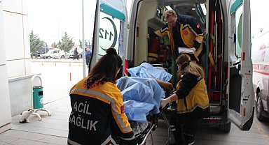 Kardeşi ile yeğenini bıçaklayıp polise teslim oldu