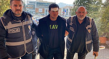 Kardeşi ve yengesini öldüren şüpheliyi bindiği taksinin şoförü yakalatmış