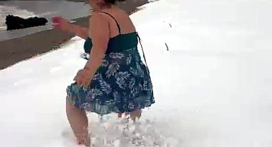 Kastamonu'da eksi 2 derecede denize girdi