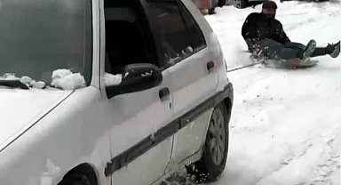 Kastamonu'da oto sanayi çalışanlarının kar keyfi