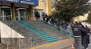 Kayseri'de uyuşturucu satıcılarına operasyon; 44 gözaltı