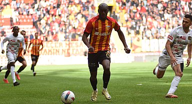 Kayserispor'da devre arası transfer döneminde 2 futbolcu ayrıldı