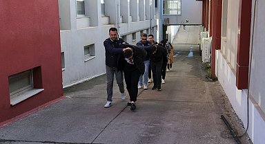 Kendini infaz koruma memuru olarak tanıtıp, 690 bin TL dolandırdı