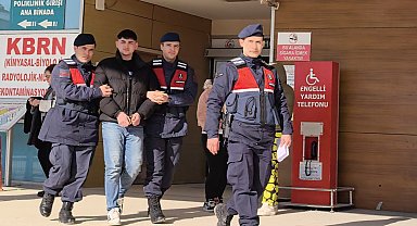 Kendisini 2 ay önce bıçaklayan kişiye tabancayla ateş etti: saldırı kamerada