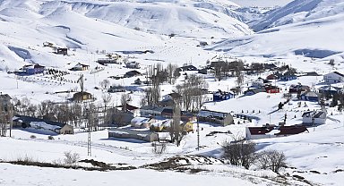 Kızıldağ'ın zirvesindeki köyde sadece 2 mevsim görülüyor