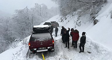 Kocaeli'de kar yağışı nedeniyle skuter ve motosikletlerin trafiği çıkışı yasaklandı