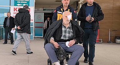 Koltuk boyarken patlayan sprey boya tüpünün parçaları gözüne isabet etti