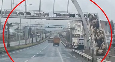 Küçükbaşlar, üstgeçidi kullandı; o anlar kamerada