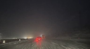 Kuzey Marmara Otoyolu Kocaeli geçişişinde kar yağışı