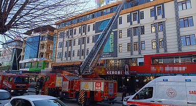 Lokantanın bacasında yangın çıktı, kurs merkezindeki öğrenciler tahliye edildi