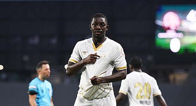 Manisa FK'da iki kadro dışı