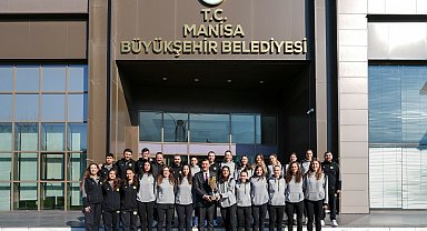 Manisa'da kupa Zeyrek'e armağan