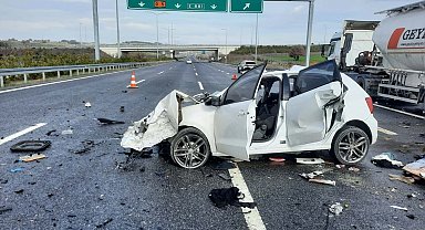 Manisa'da otomobil, park halindeki tankere çarptı: 2 ölü