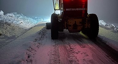 Mardin'de kardan kapanan 20 kırsal mahalle yolu, ulaşıma açıldı