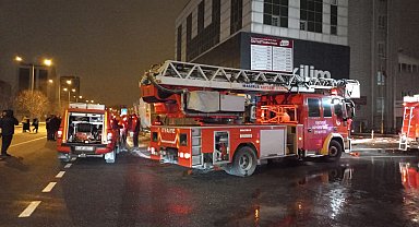 Mobilya mağazasının deposunda çıkan yangında, bitişikteki hafızlık okulunun 5 öğrencisi dumandan etkilendi