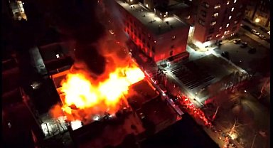 New York'ta 5 katlı apartmanda yangın çıktı