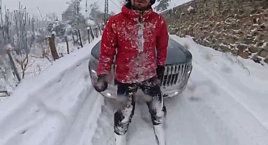 Öğretmenin tehlikeli kayak eğlencesi