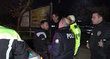 Önce yayaya, ardından direğe çarpan otomobilin sürücüsü: Alkollüyüm, ehliyetimi alabilirsiniz