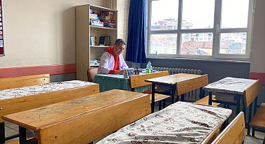 Onur öğretmene Dubai'den 'üstün öğretmen' ödülü