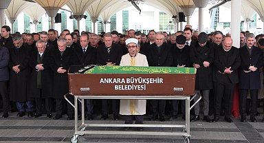 Orgeneral Bayraktaroğlu'nun annesi toprağa verildi