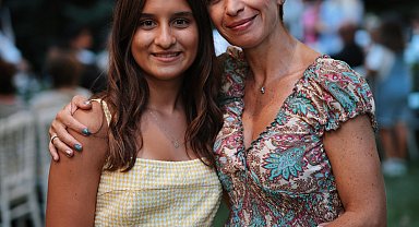 Otel yangınında ölen Lalin için okulunda anma töreni