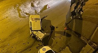 Otomobille cipin çarpıştığı kaza kamerada