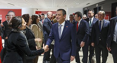 Özgür Özel, milletvekilleri ile bir araya geldi