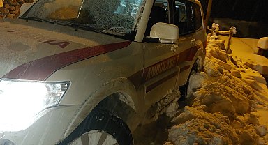 Rahatsızlanan diyabet hastası, arazi tipi ambulansla hastaneye ulaştırıldı
