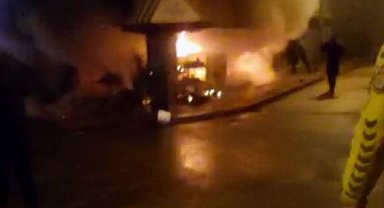 Samsun'da çiçekçi dükkanı yandı