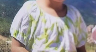 Servis minibüsünün çarptığı ortaokul öğrencisi Zeynep, yaşamını yitirdi