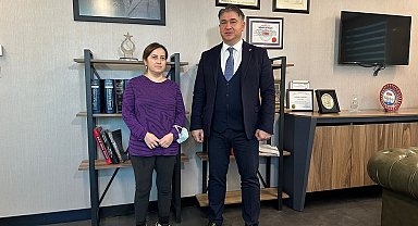 Sibel hemşire, ablasından alınan karaciğerle hayata tutundu