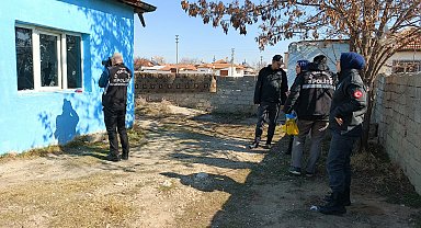 Silahlı ve taşlı saldırıdan 3 torunuyla evinin banyosuna saklanarak kurtuldu