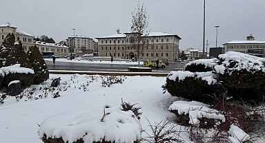 Sivas'ta 374 yerleşim yerinin yolu ulaşıma kapandı