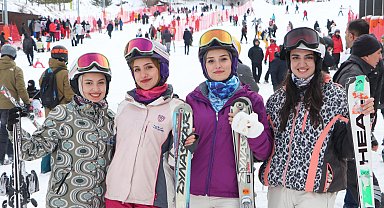 Sömestir tatilinde Palandöken cıvıl cıvıl