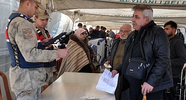Suriyeli Hasan Abdullah, Türk halkına dua ederek ülkesine döndü