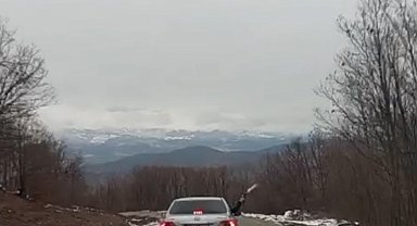 Tabanca ile otomobilden ateş eden kişiyi jandarma yakaladı