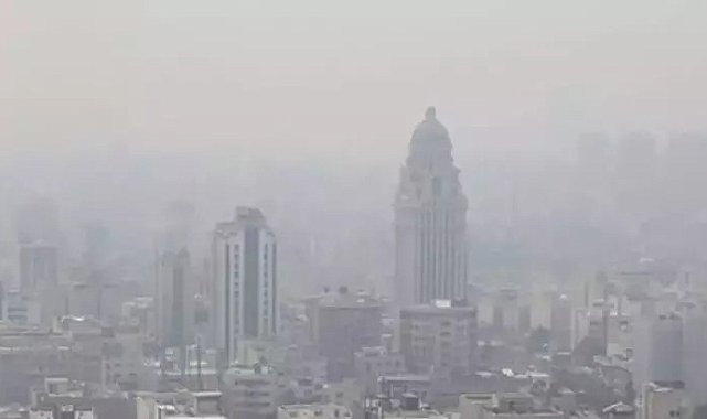 Tahran'da hava kirliliği nedeniyle okullar tatil edildi