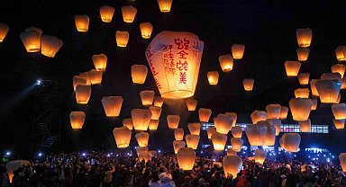 Tayvan'da Fener Festivali kutlandı