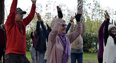 Tazelenme Üniversitesi'nde Japonca öğreniyorlar