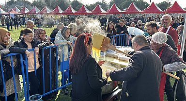 Tekirdağ'da 1 ton mıhlama dağıtıldı, 500 metre kuyruk oluştu