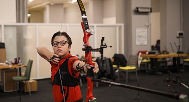 Televizyon dizisinde görüp başladığı okçulukta dünya 2'ncisi oldu