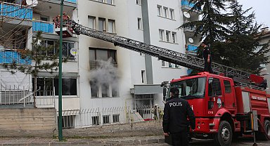 Tokat'ta apartman yangını; 12 kişi dumandan etkilendi